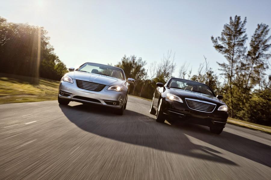  Chrysler 200 Convertible 2011 года  (фото 5 из 73)